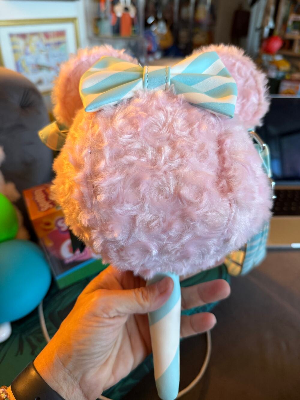 Disney's Minnie Mouse Loungefly Cotton Candy Crossbody BNWT